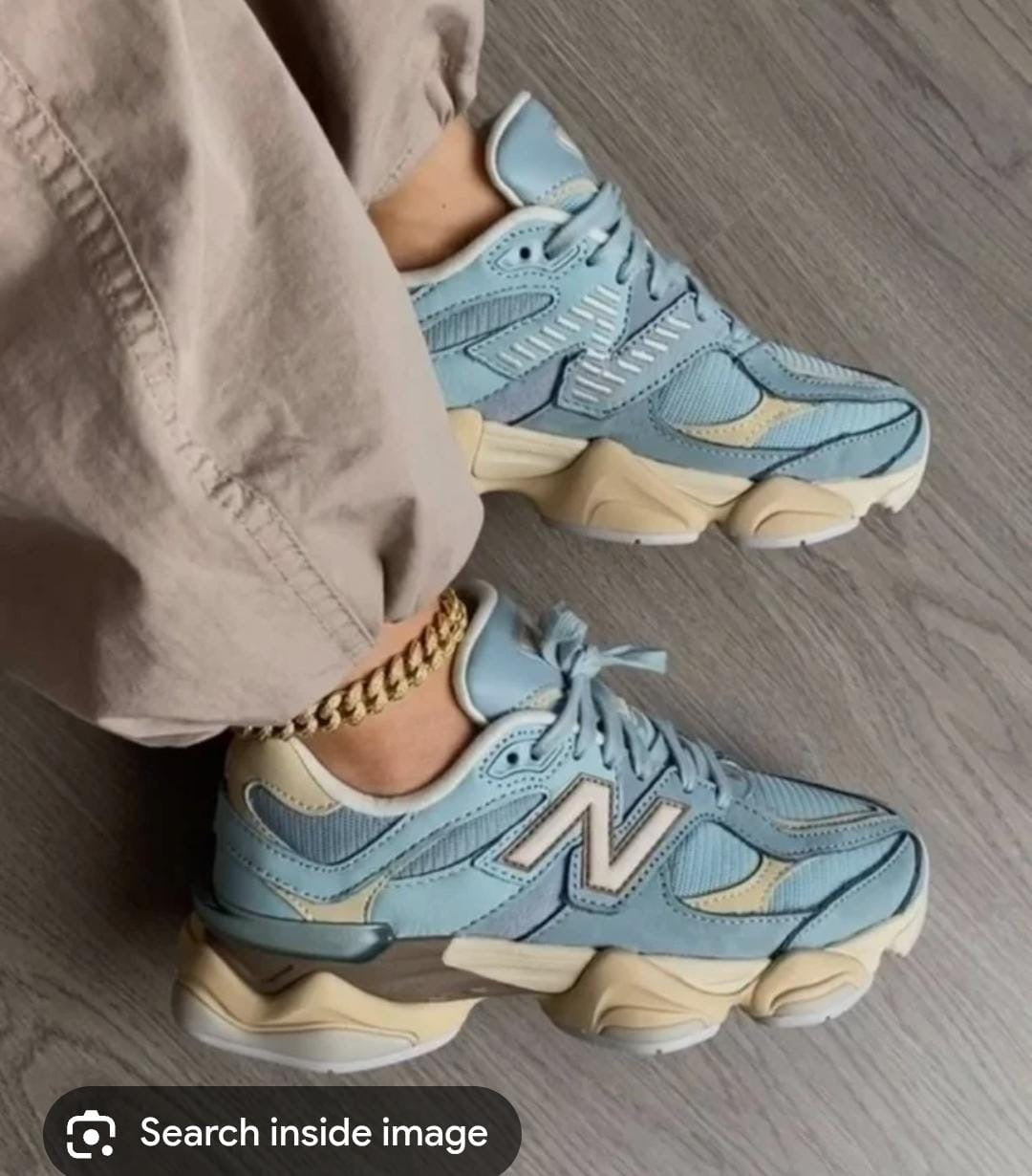 Sneaker