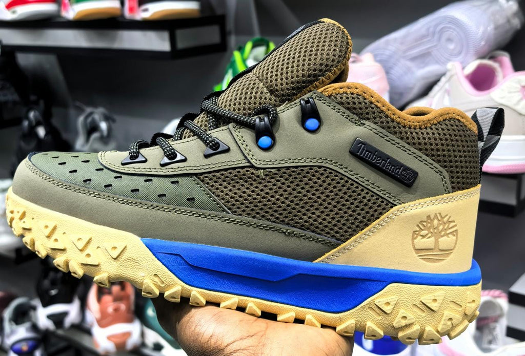 Sneaker